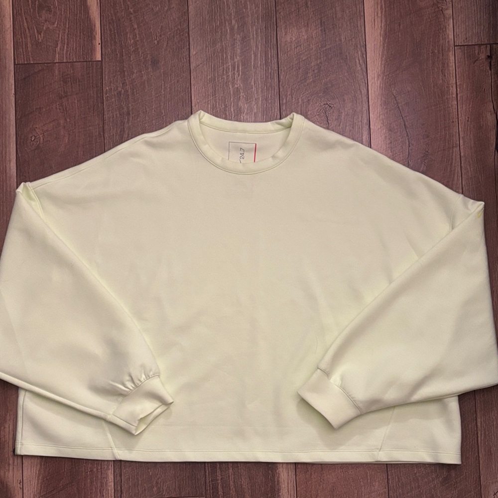 Nike Cream Dri-FIT Long Sleeve green